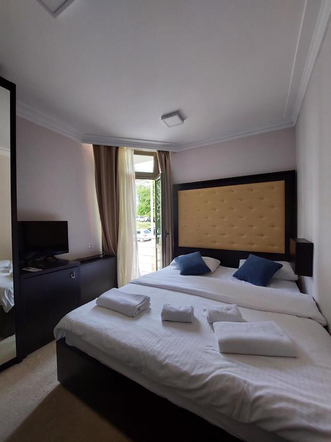 Hotel Swiss Holiday Budva Zimmer foto