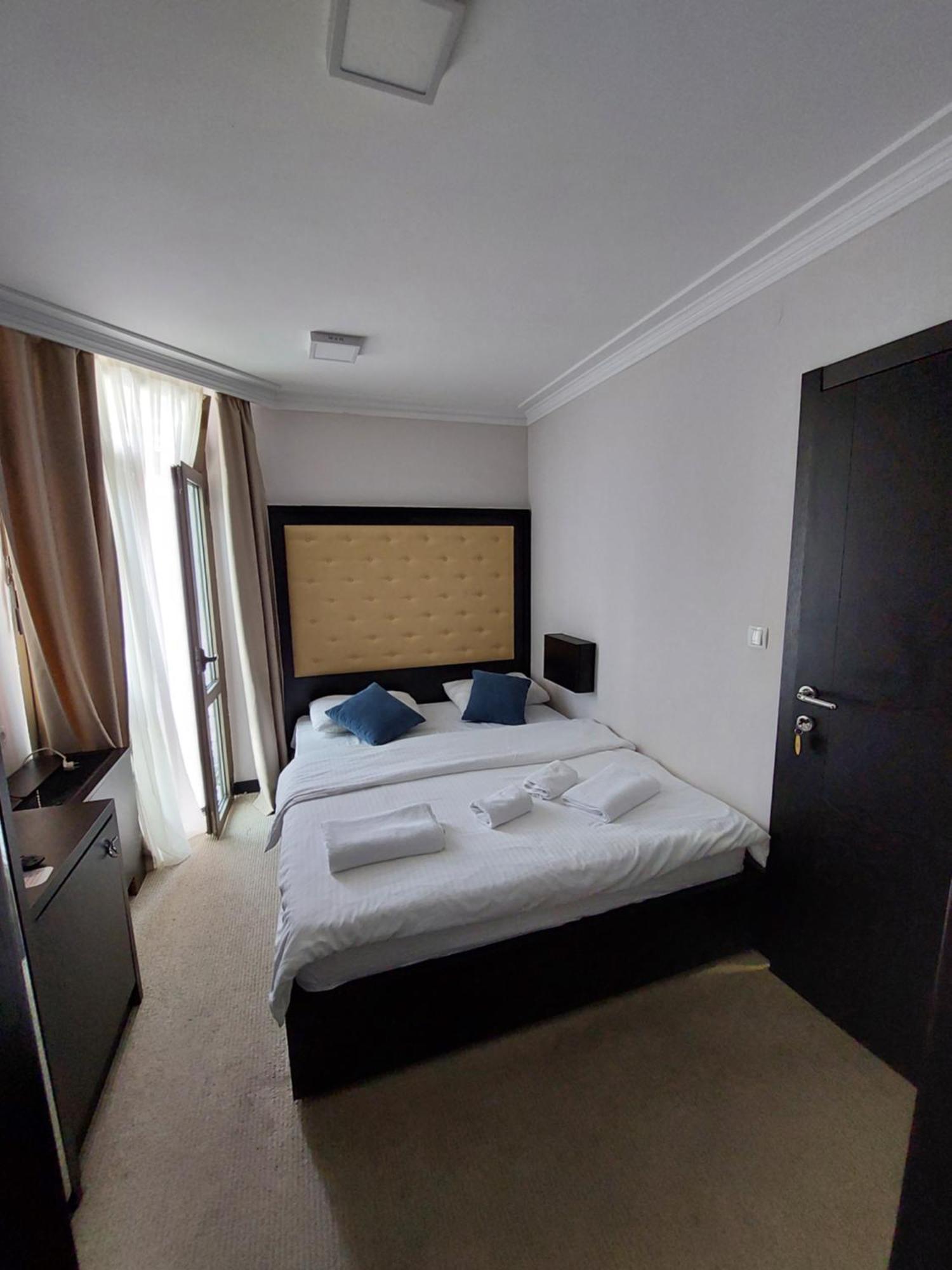 Hotel Swiss Holiday Budva Zimmer foto